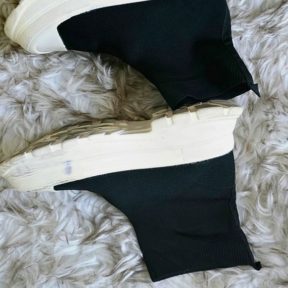 Breathable Soft Knit Boot Trendy Casual Sneakers Size 8.5 🌴✌️ - Picture 9 of 10